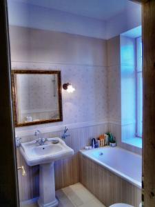 Bilik mandi di Retro - 19th Century Guest House
