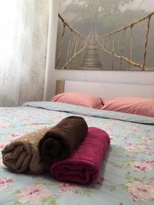 Кровать или кровати в номере Апартаменты в 3км аэропорта Киев