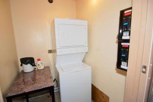 Cucina o angolo cottura di Sheridan Hostel
