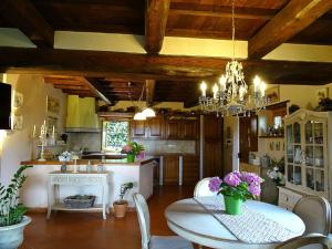 A kitchen or kitchenette at Casa Conny