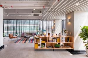 Χώρος καθιστικού στο The Canvas Hotel