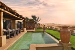 Kolam renang di atau dekat dengan Anantara Qasr al Sarab Desert Resort