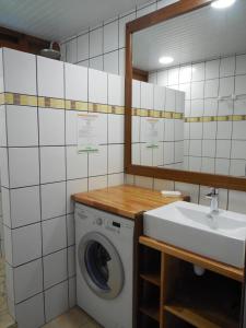 Koupelna v ubytování Gîtes LAMATELIANE