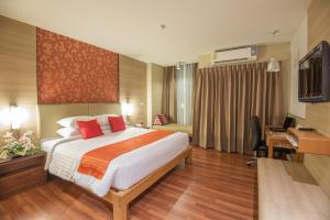 TV a/nebo společenská místnost v ubytování Marsi Hotel Bangkok