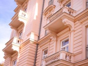 Budova, kde se aparthotel nachází