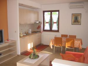 Gallery image of Apartments Mediteraneo in Tar