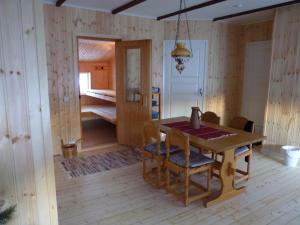 Postel nebo postele na pokoji v ubytování Borgvattnets B&B en Budget Hotel