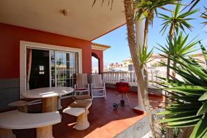 Fotografia z galérie ubytovania LAS DUNAS 2 by RENTMEDANO Pretty 2 bedroom villa, ocean views, pool and WiFi v destinácii El Médano