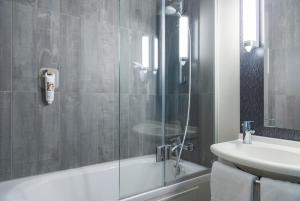 Vannituba majutusasutuses ibis Liège Centre Opéra