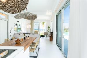 Půdorys ubytování La Casa di Mare, Luxury Beach Front Villa, By ThinkVilla