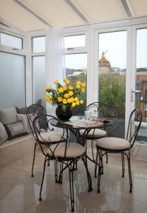 Claverley Court Apartment Knightsbridge