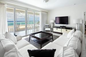 Gallery image of South Bay Beach Club Villa 33 in George Town