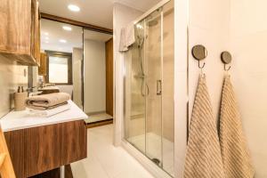 Łazienka w obiekcie Luxury Apartment Alcazaba by Nagoa Homes