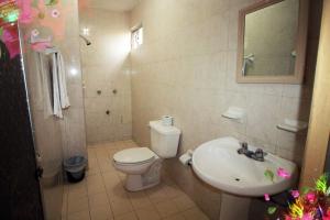 Phòng tắm tại Hotel Bugambilias