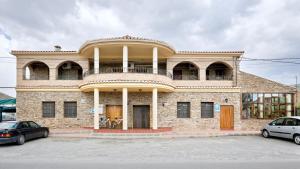 Foto de la galería de LABELLA Hostal Restaurante en La Calahorra