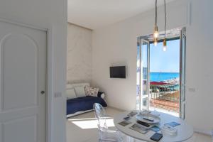 Zdjęcie z galerii obiektu Relais Mareluna - Luxury Apartments w mieście Salerno