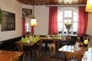 Restaurace v ubytování Hotel Brauereigasthof Amberger