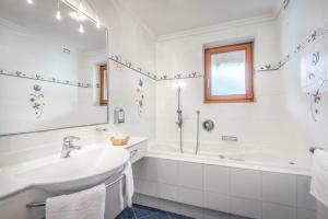 Łazienka w obiekcie Kristallhotel Corona-Krone