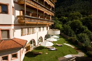 Ogród w obiekcie Kristallhotel Corona-Krone