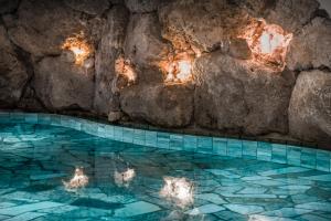Basen w obiekcie Kristallhotel Corona-Krone lub w pobliżu