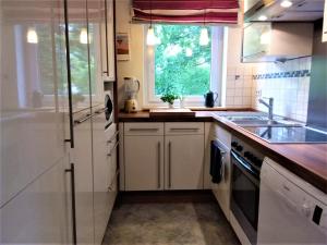 Dapur atau dapur kecil di Ferienwohnung Ringbergblick