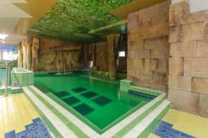 Bazén v ubytování Hunguest Hotel Aqua Sol nebo v jeho okolí