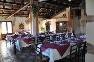 A restaurant or other place to eat at Agriturismo S´Aranada