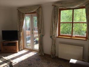 Gallery image of Two-Bedroom Apartment - Golf View Free Parking in Inverness