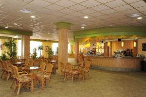 Restaurace v ubytování Hotel La Rápita + 14 fotografií