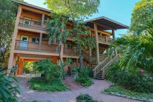 Zahrada ubytování Hotel Posada Seremein ,West Bay ,Roatan