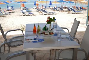 Nápoje v ubytování Melina Beach