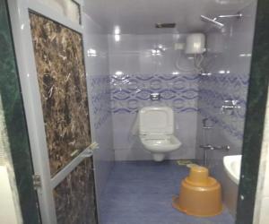 A bathroom at Ahlan Dormitory