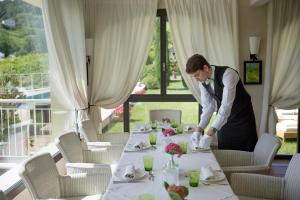 Restoranas ar kita vieta pavalgyti apgyvendinimo įstaigoje ROMANTIK Relais d'Arfanta