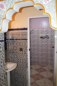 Ένα μπάνιο στο Merzouga Luxury Apartment