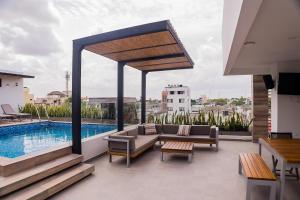 The swimming pool at or close to Hostel Laguna Salá By FSL