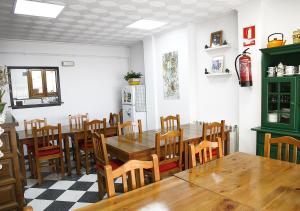 Reštaurácia alebo iné gastronomické zariadenie v ubytovaní Hostal Fonda Prat