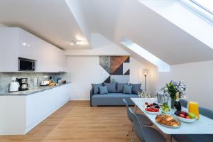 Jedlo v apartmánovom hoteli alebo blízkom okolí