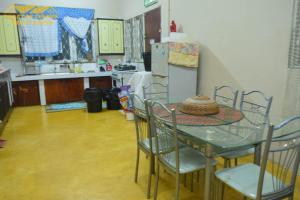 Kuchyň nebo kuchyňský kout v ubytování Teratak Ibunda Guest house