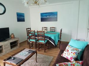Μια τηλεόραση ή/και κέντρο ψυχαγωγίας στο 23 Rue Jean Amade