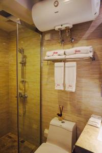 Koupelna v ubytování Yuwa Serviced Residence + 37 fotografií