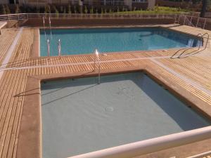 Departamento familiar en Viña del Mar游泳池或附近泳池的景觀
