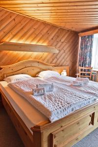 Posteľ alebo postele v izbe v ubytovaní Hotel Bernina Hospiz