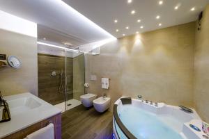 Kúpeľňa v ubytovaní Hotel Ambra