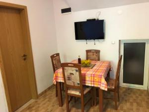 TV a/nebo společenská místnost v ubytování Apartment Villa Nikola