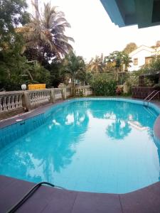Swimming pool sa o malapit sa Casberly Apartment