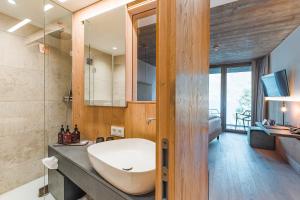 Kúpeľňa v ubytovaní Seehotel Einwaller - adults only