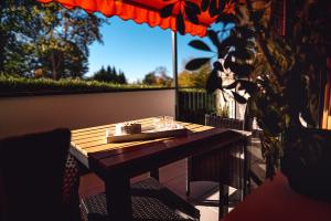 Fotografie z fotogalerie ubytování Sonnenstube - Westbalkon, Ruhige Lage, Sauna, Pool, Seenähe, Dachterrasse v destinaci Möhnesee