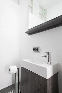 A bathroom at Gästehaus „bei Pohls“