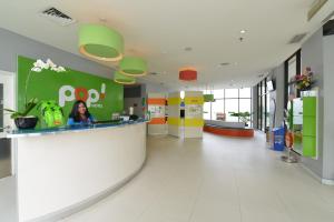 Móttaka eða anddyri á POP! Hotel BSD City Tangerang

