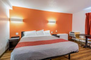 Postel nebo postele na pokoji v ubytování Motel 6-Schenectady, NY